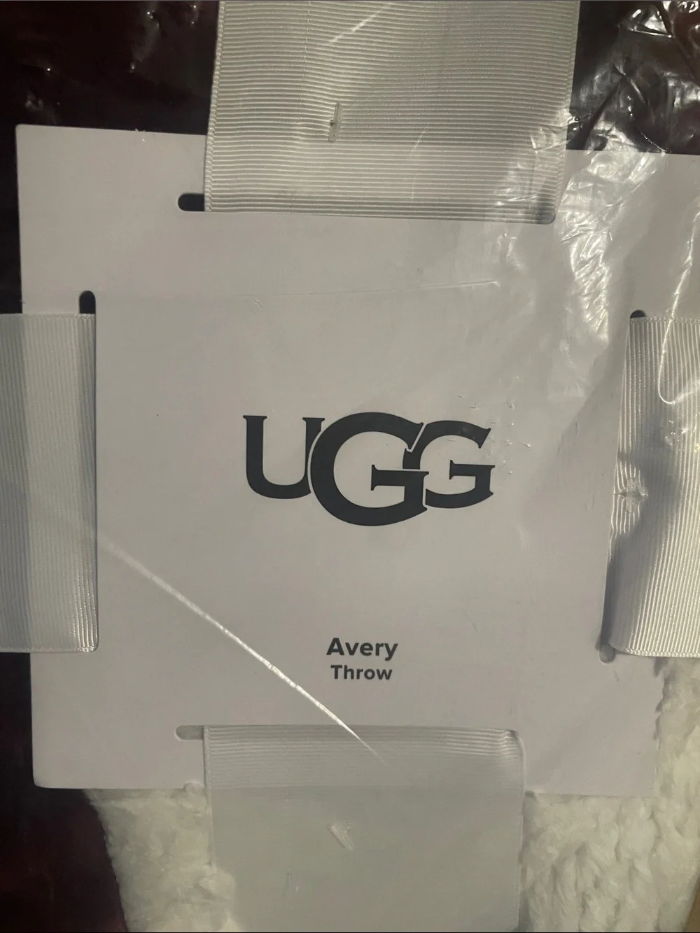UGG Avery Throw Blanket - Burgundy and White